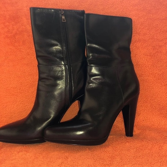PRADA LEATHER BOOTIES - Picture 2 of 5